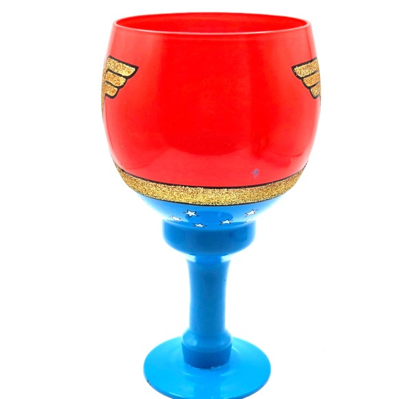 Silver Buffalo LLC DC Comics Wonder Woman 40 oz Glass Goblet - Picture 4 of 7